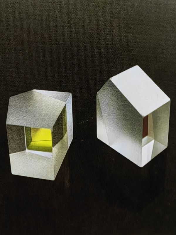 Prisme de verre optique personnalisable Prisme pentagonal pour systèmes de visualisation d'image
