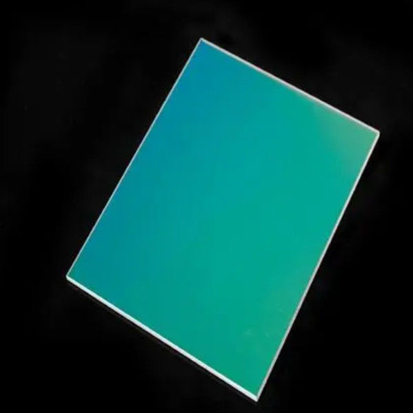 Filtres à verre optique à longueur focale personnalisée Filtres optiques colorés non revêtus